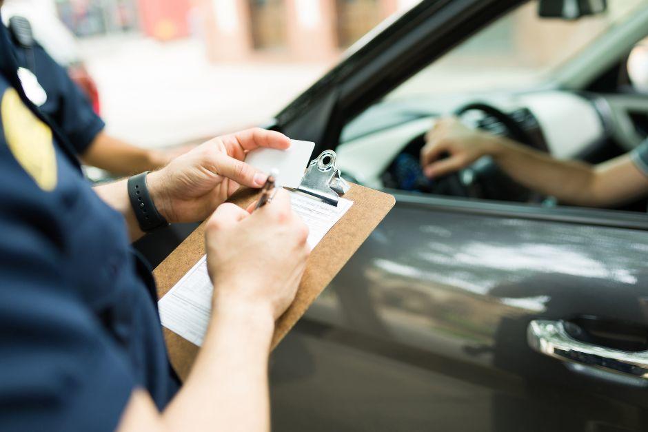 El conductor utilizaba luces no autorizadas. (Foto ilustrativa: Shutterstock)
