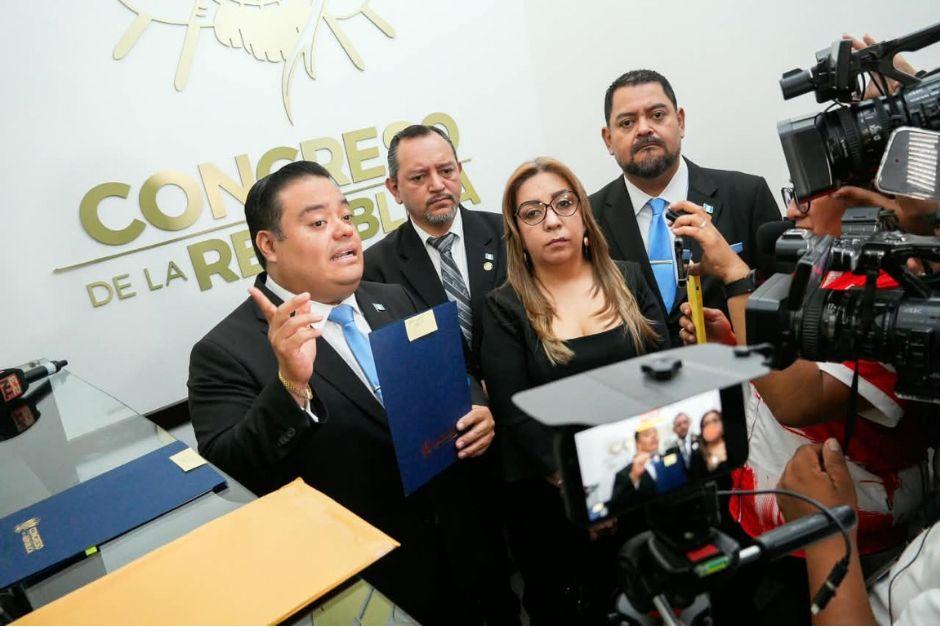 El diputado Allan Rodríguez presentó objeciones contra el Decreto 21-2026 sobre combustibles. Esto impidió que la ley fuese enviada al Ejecutivo para su sanción o veto. (Foto: Wilder López/Soy502)