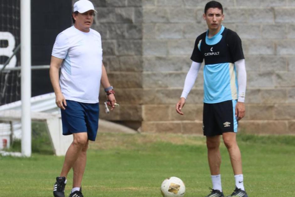 Allen Yanes con la Selección de Guatemala en el entrenamiento de este jueves. (Foto: Fedefut)