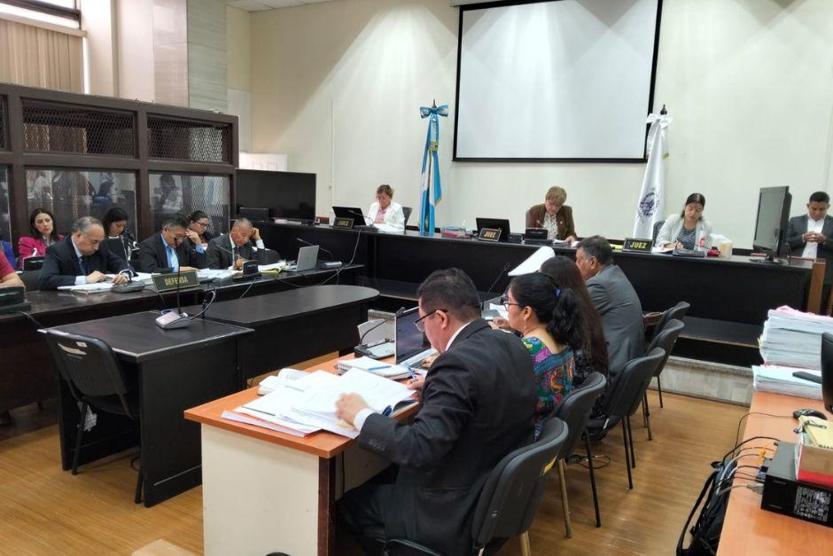En el juicio contra siete agentes de la PNC en el caso Itzapa, el Tribunal de Mayor Riesgo D ha aceptado más de 275 documentos como parte de la prueba documental. (Foto: Cortesía/Soy502)