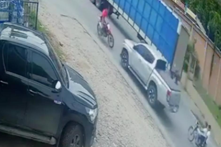 El percance vial dejó a un motorista gravemente herido. (Foto: Captura de pantalla)