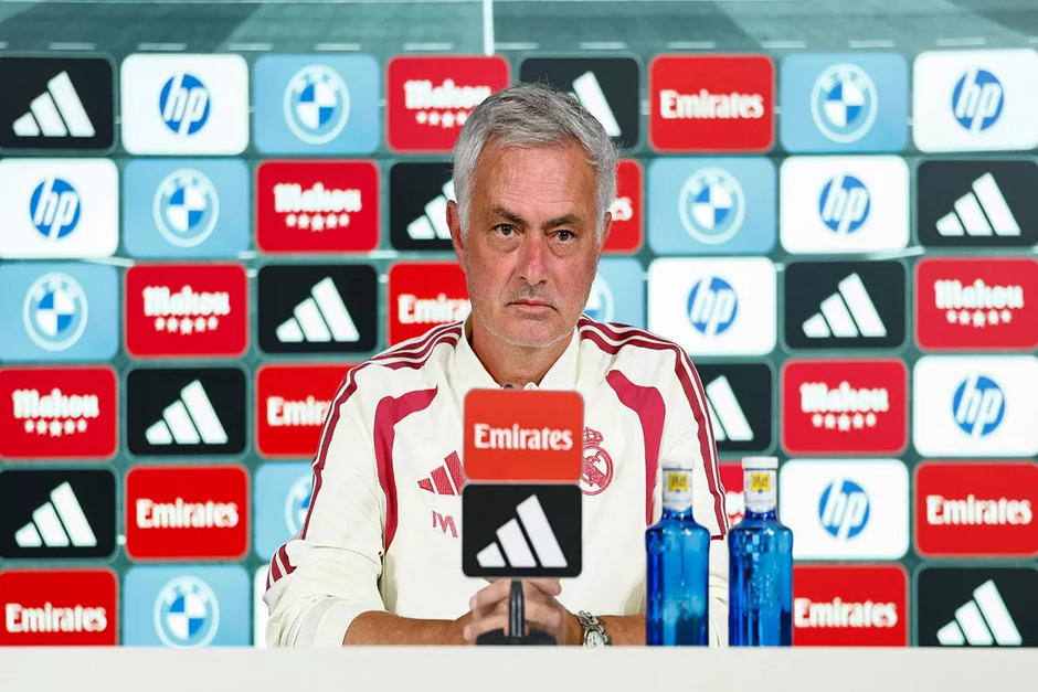 Mourinho ha ganado tres derbis contra el "Cholo" Simeone y perdió uno, la final de Copa del Rey en 2013. (Foto: Real Madrid) 