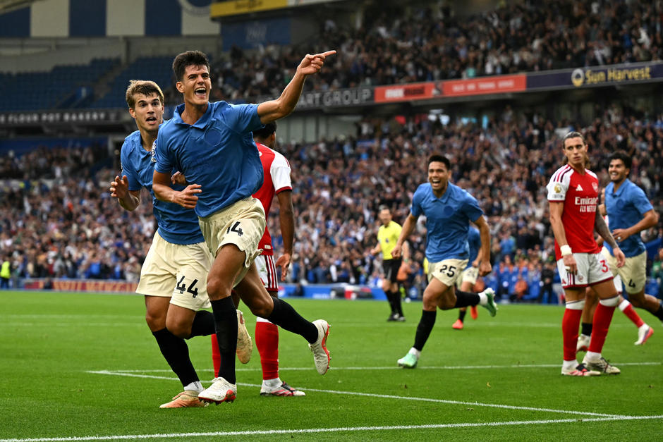 Chema festejando el gol que selló la victoria de las gaviotas. (Foto: AFP) 
