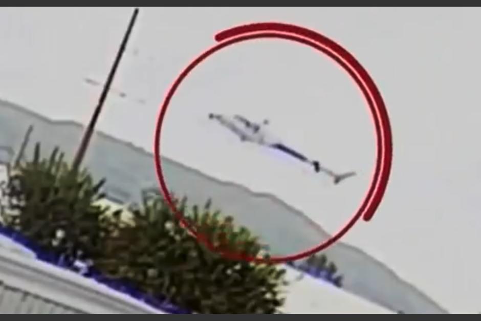 El accidente ocurrió durante la cobertura de un incidente de tránsito. (Foto: captura de video)