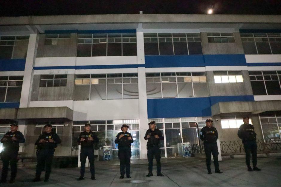 Los allanamientos efectuados en la USAC se debe a denuncias presentadas por eliminación de registros estudiantiles. (Foto: Archivo/Soy502)