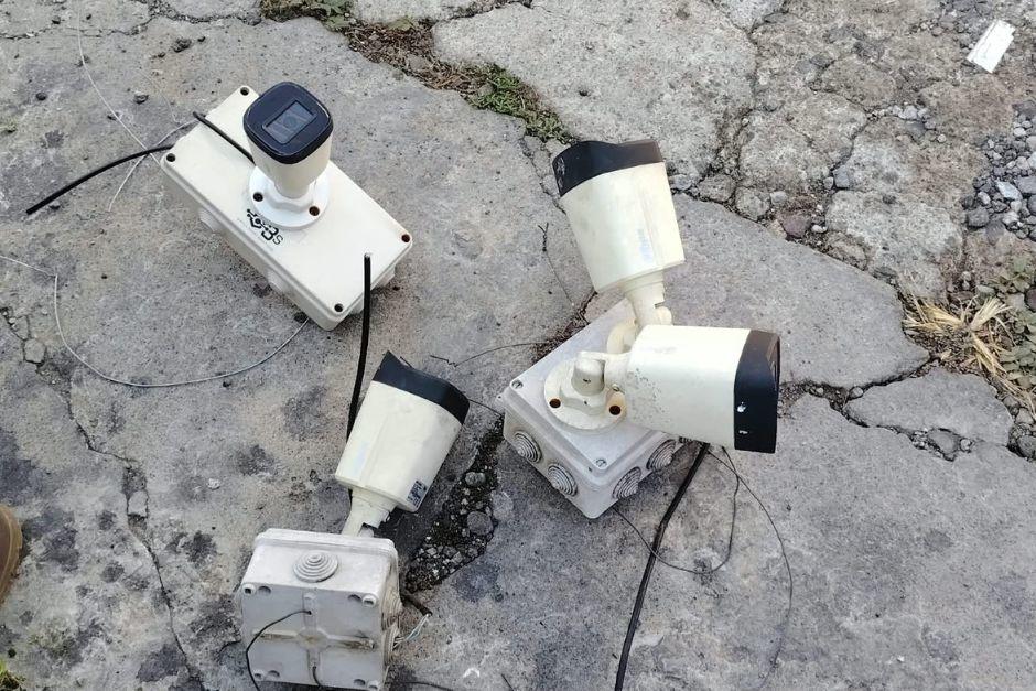 Los ilícitos han sido desinstalados por las autoridades tras su hallazgo. (Foto vía: Policía Nacional Civil)