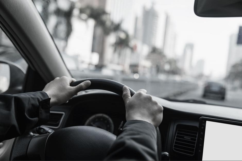 El conductor fue ataco por su acompañante. (Foto: Shutterstock)