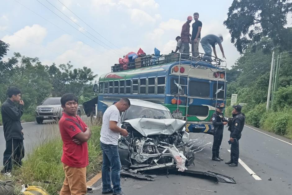 De este accidente solo se reportaron daños materiales. (Foto: CVB)