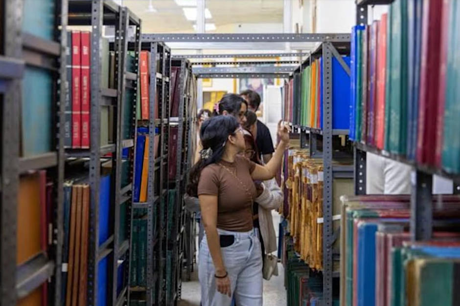 Ahora puedes hacer un recorrido guiado por las páginas de los periódicos que cuentan la historia y retienen la memoria. (Foto: Ministerio de cultura y deportes)