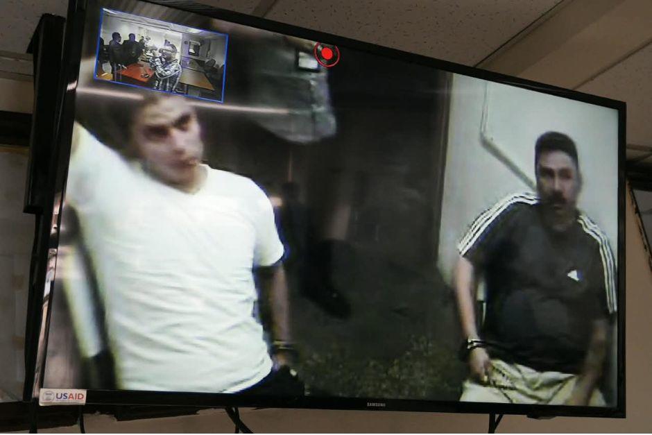 Los dos acusados de la muerte del alcalde de Chuarrancho comparecieron ante el Tribunal a través de videoconferencia. (Foto: Wilder López/Soy502)