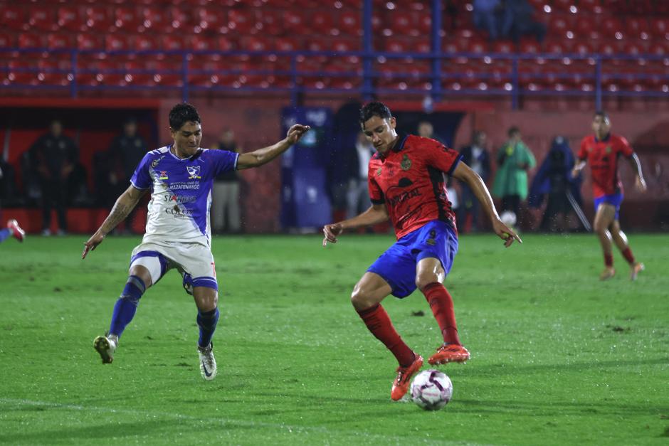 Los escarlatas no reprogramaron este juego a pesar de prestar a más de cinco jugadores a la Selección Nacional, pero tampoco tuvieron problemas para ganar el duelo. (Foto: Juan Manuel Mijangos / Colaborador)