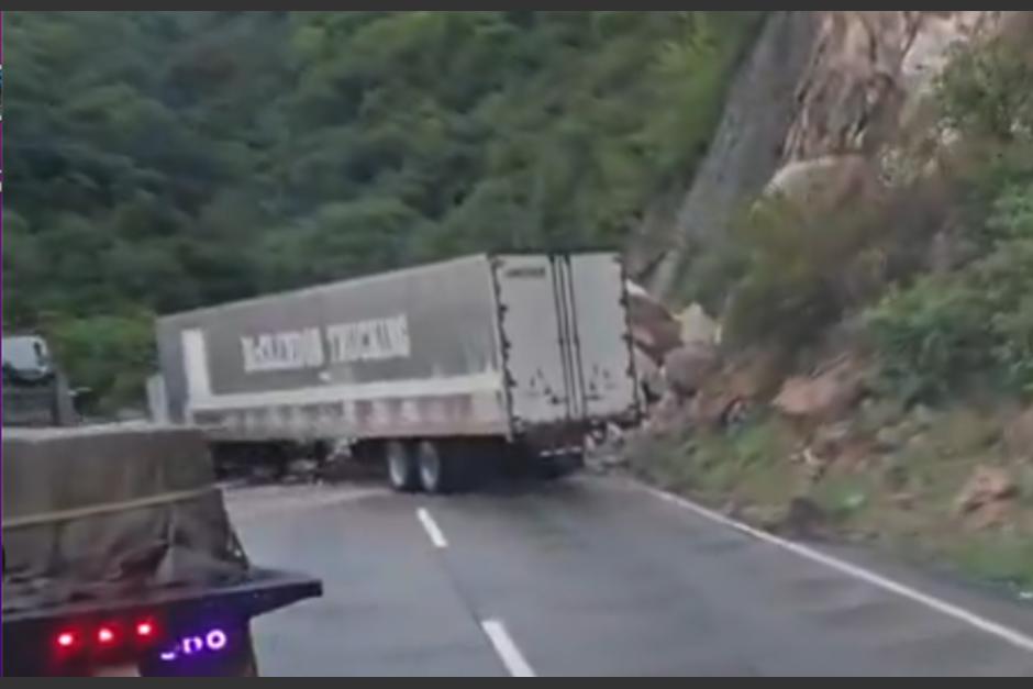 El paso para salir o ingresar a la ciudad está detenido. (Foto: captura de video)