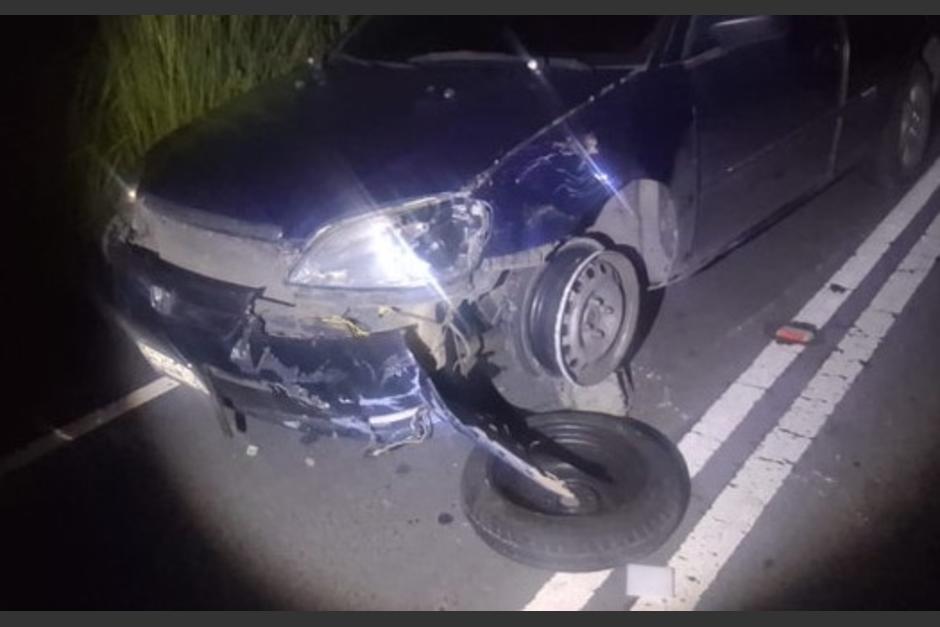 Así quedó el vehículo con el que detenido embistió a los agentes. (Foto: PNC)
