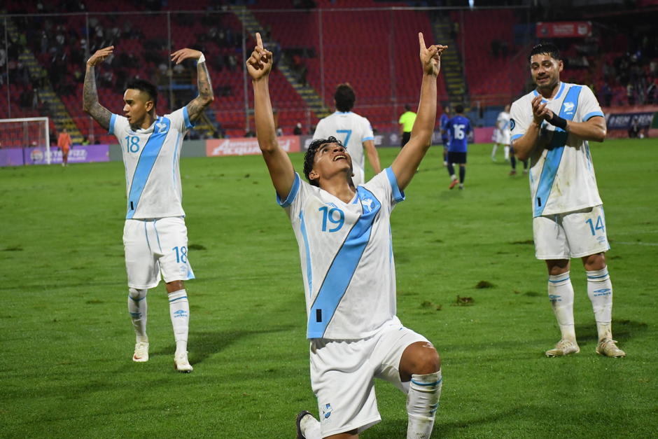 Jehú Fajardo hizo triplete en la victoria de Guatemala ante El Salvador. (Foto: Rudy Martínez)