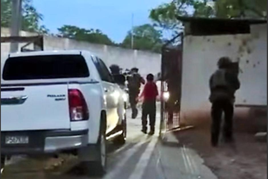 Fuerzas de seguridad se enfrentaron con presuntos narcotraficantes en Huité. (Foto: captura de video)