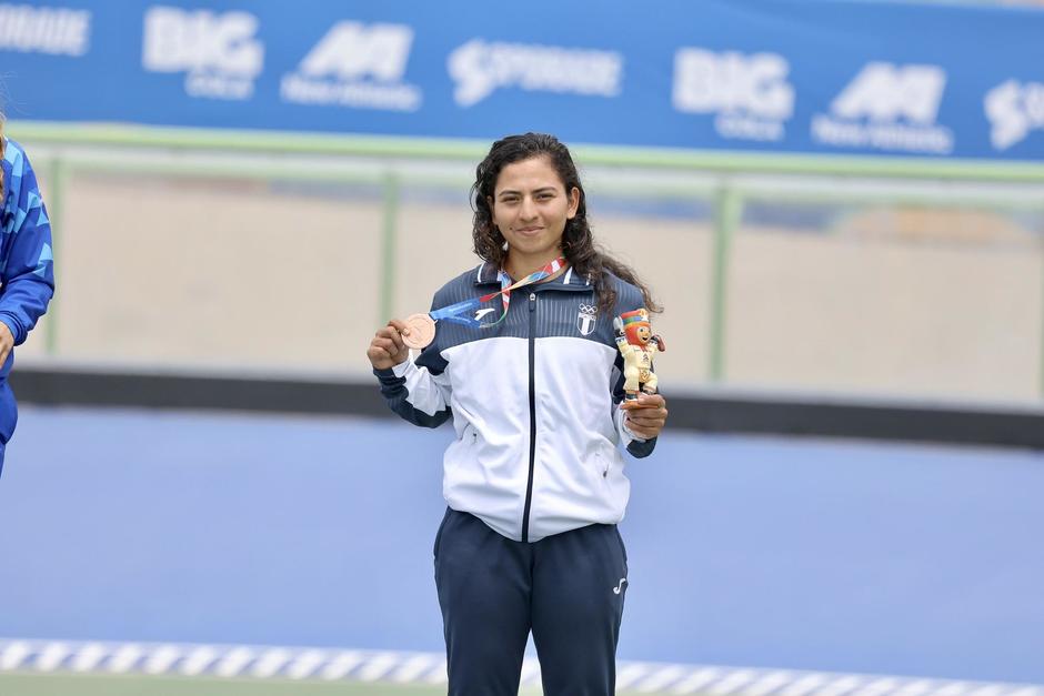 Helen Rubí Rivera, orgullo de Puerto Barrios, lleva los colores de Guatemala a escenarios internacionales. (Foto: COG)