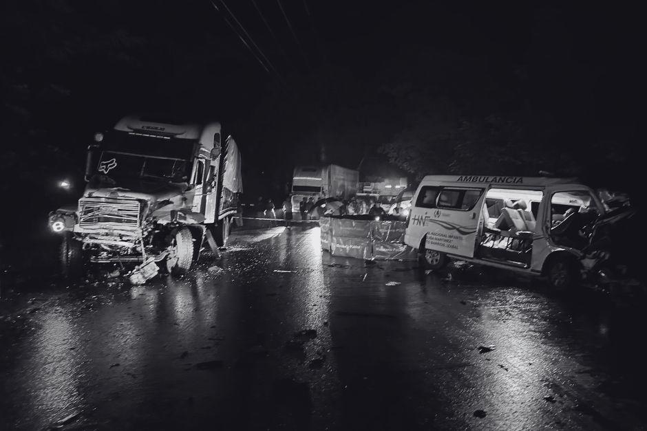 Dos de las seis víctimas murieron tras el fuerte percance vial en ruta al Atlántico. (Foto: Carlos Monroy/Colaborador)