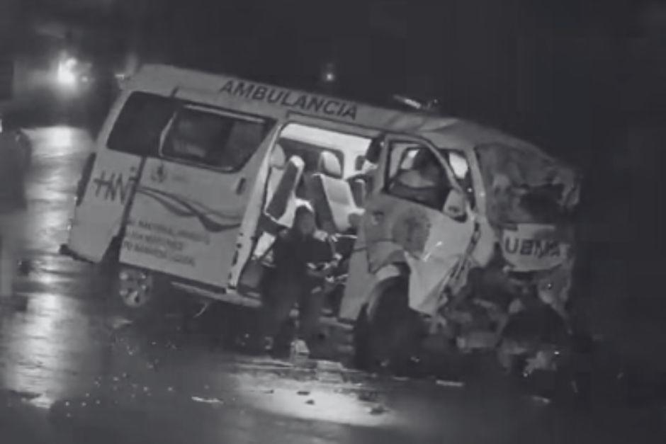 Dos personas murieron luego de un fuerte choque entre una ambulancia y un tráiler en ruta al Atlántico. (Foto: Captura de video)