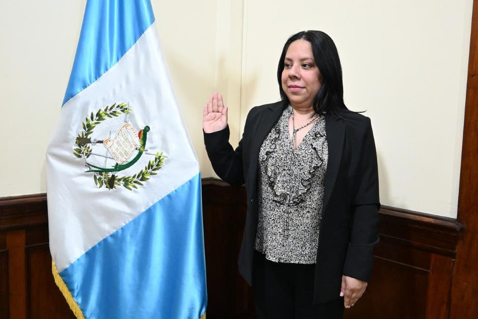 El presidente Bernardo Arévalo confirmó que Débora Alvarado asumirá la conducción del Ministerio de Finanzas Públicas. (Foto: Secretaría General de la Presidencia)