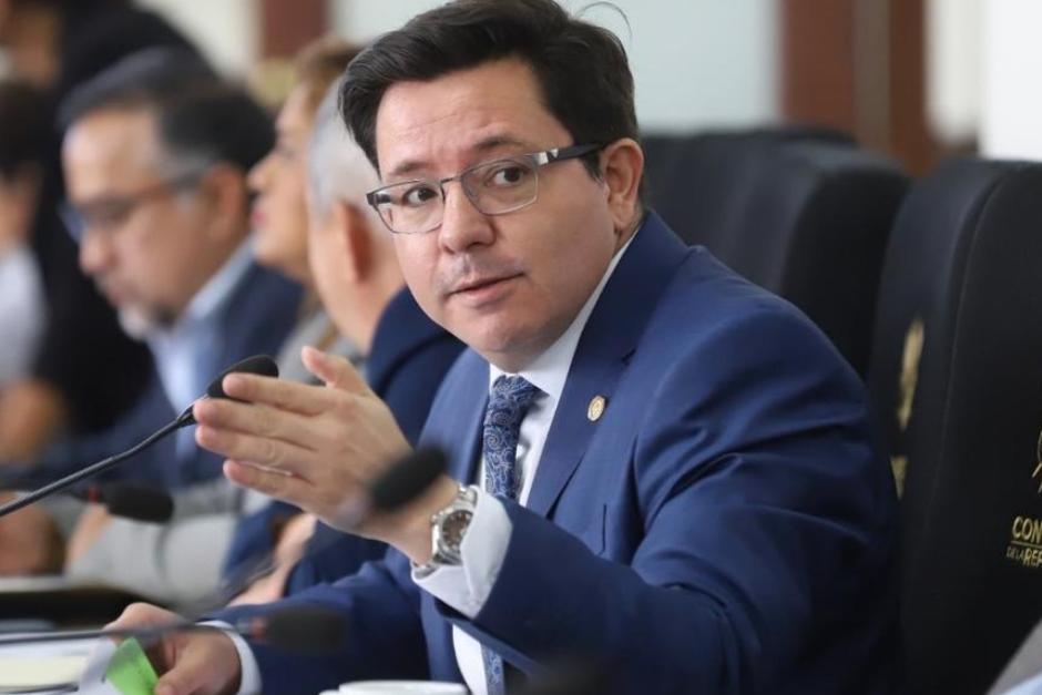 El diputado anunció su renuncia de la presidencia de la Comisión de Finanzas Públicas y Moneda del congreso. (Foto: Congreso de la República)