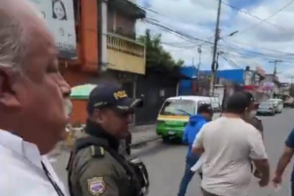 Imágenes del incidente ocurrido en San Miguel Petapa durante la salida del alcalde Mynor Morales del área. (Foto: captura de video/Soy502)