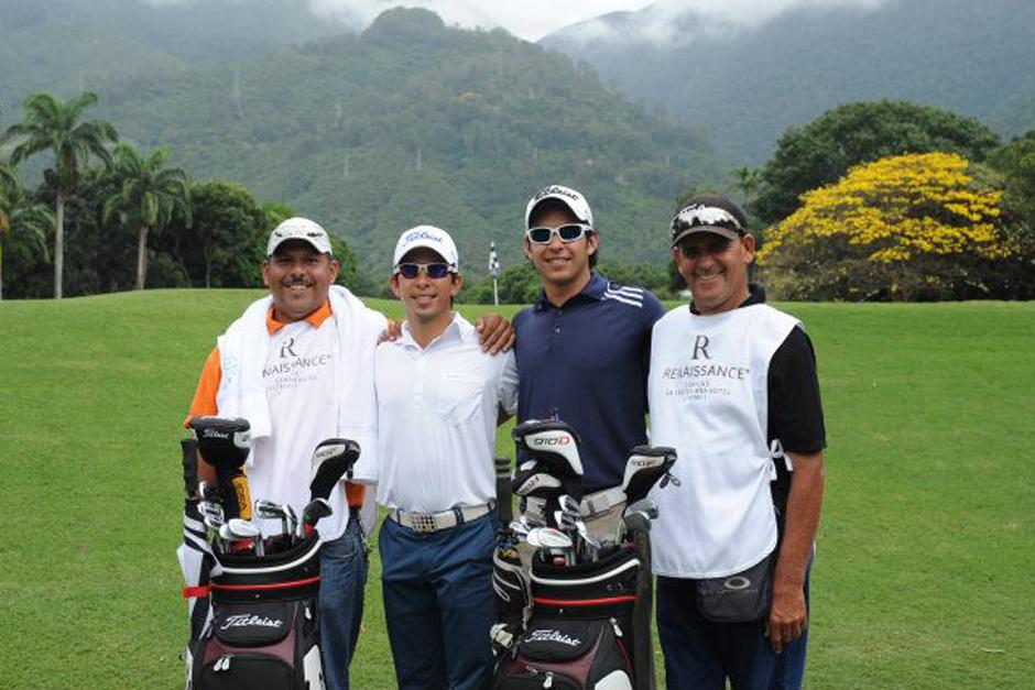 Pablo Acuña (Blanco) y José Toledo (Azul), representarán a Guatemala en el PGA Tour Latinoamérica que inicia este jueves en Colombia. (Foto: Facebook Pablo Acuña)