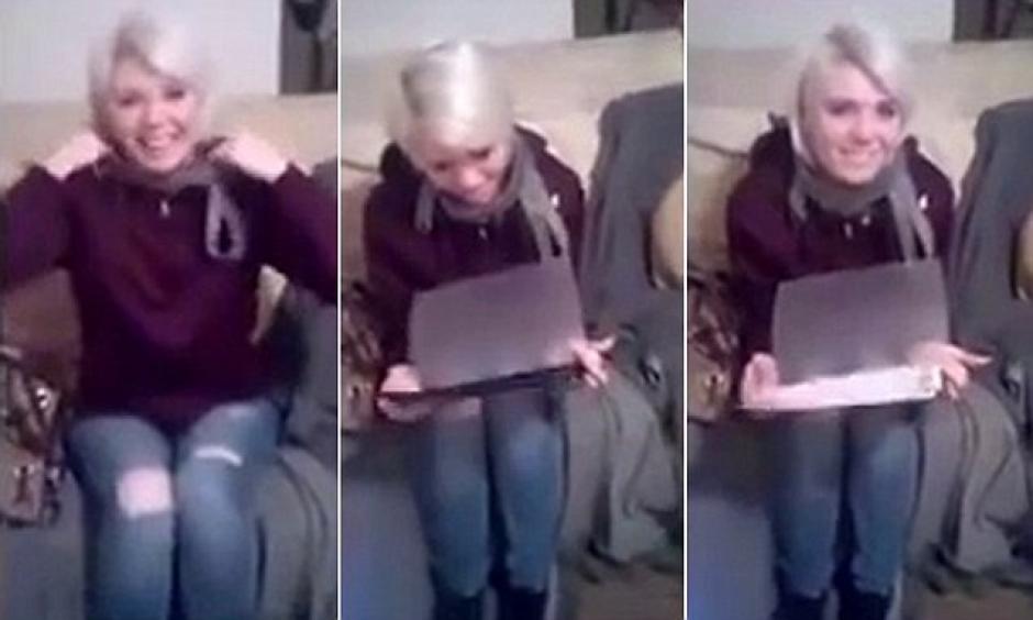 Kyle Boggess le hizo pensar que le tenía una romántica sorpresa en San Valentín, pero en realidad era una tarjeta con las pruebas de que la descubrió que la engañaba.