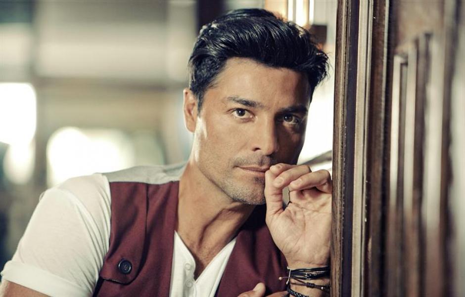 Las letras del disco también son una fuente de orgullo para él. "Que me aceptes como soy, que no tengo que cambiar mi manera de ser para llegar a ti", explica Chayanne sobre el mensaje de su sencillo "Humanos a Marte". (Foto: EFE) 