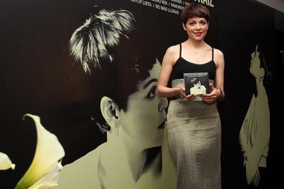 La cantante mexicana Natalia Lafourcade durante una rueda de prensa, en Ciudad de México para la presentación de su nuevo trabajo discográfico, "Hasta la raíz", con el que regresa a la composición. (Foto: EFE)