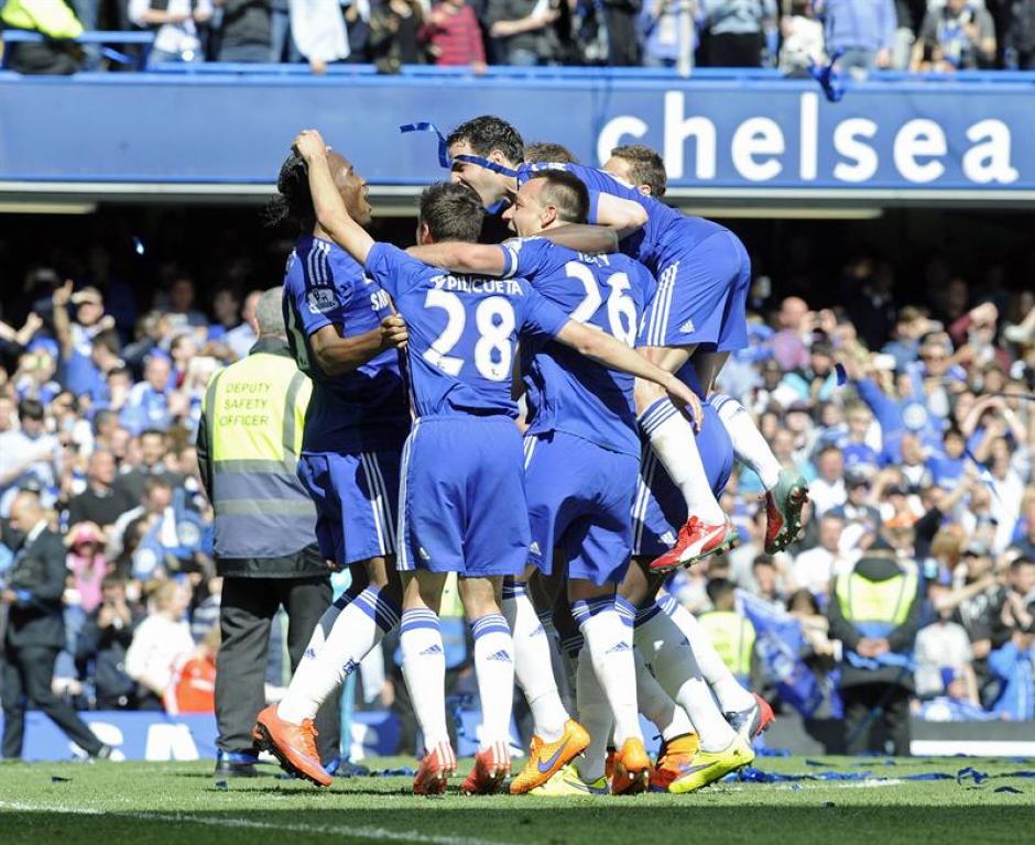 Chelsea vuelve a dar la vuelta en Inglaterra tras cinco años de haber conquistado la última Premier. (Foto: EFE)