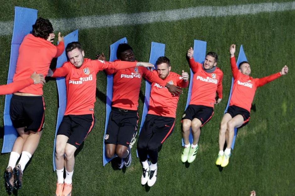 El Atlético de Madrid en la última práctica previo a visitar al Sporting Gijon. (Foto: EFE)