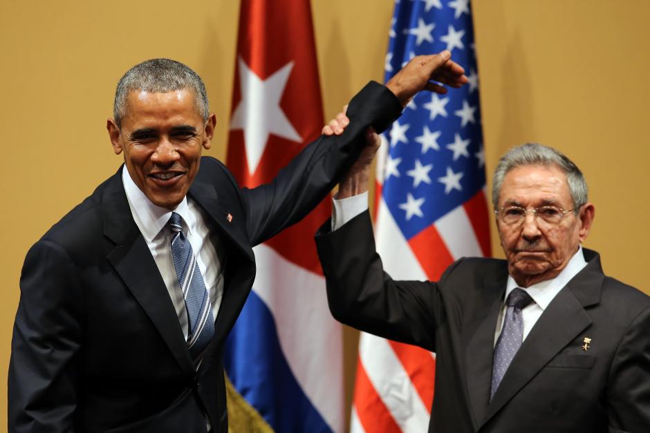 Al finalizar la conferencia de prensa, el gesto de Obama y Castro fue un #Fail. (Foto: EFE)