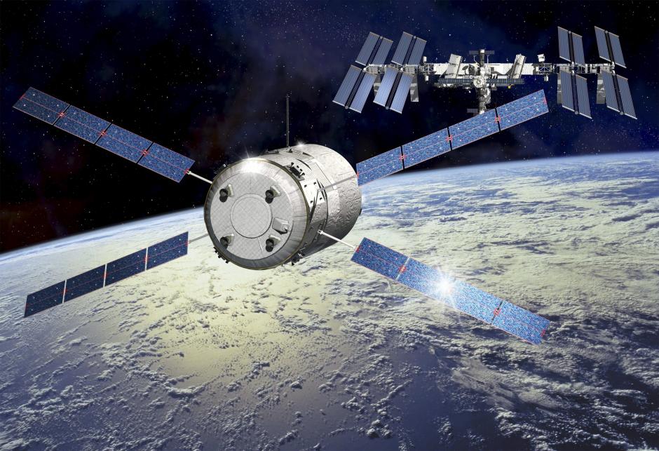 Imagen facilitada por la ESA que muestra una representación del carguero "Georges Lemaître", quinto y último vehículo automatizado de transferencia (ATV) de la Agencia Espacial Europea (ESA), que se acopló hoy a la Estación Espacial Internacional (EEI), adonde viajó con 6,6 toneladas de suministros. (Foto: EFE)