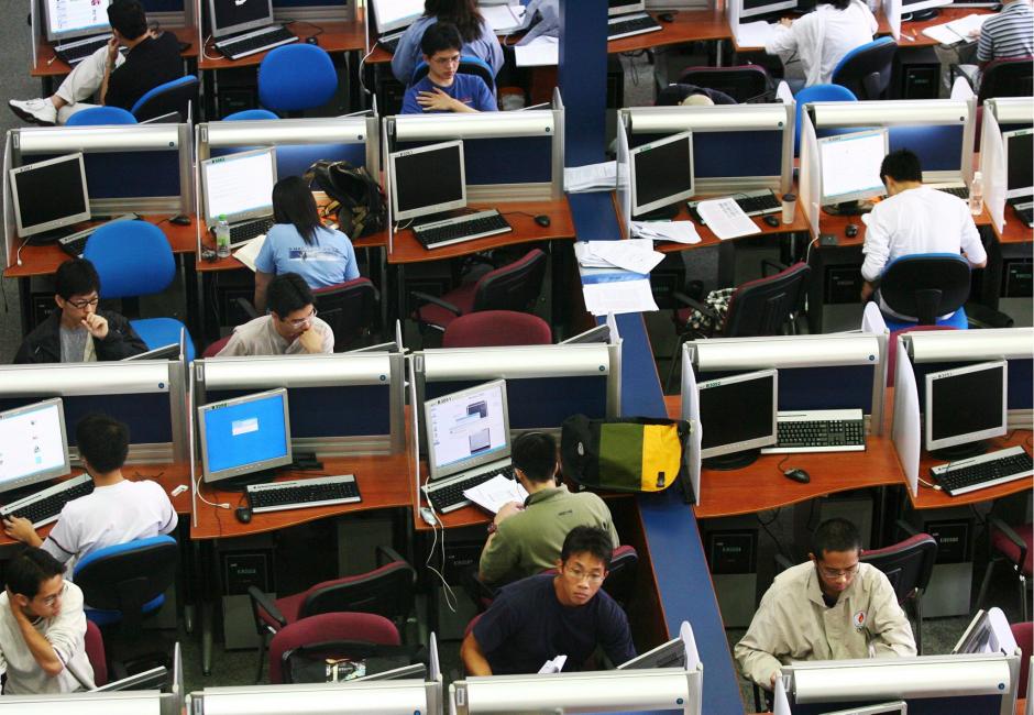 Mientras crece la conectividad en internet y el auge de los teléfonos inteligentes, aumenta la producción de virus informáticos, indicó Dmitry Bestuzhev, director del equipo de Investigación y Análisis para América Latina de la empresa rusa de seguridad informática Kaspersky Lab. (Foto: EFE/Archivo)