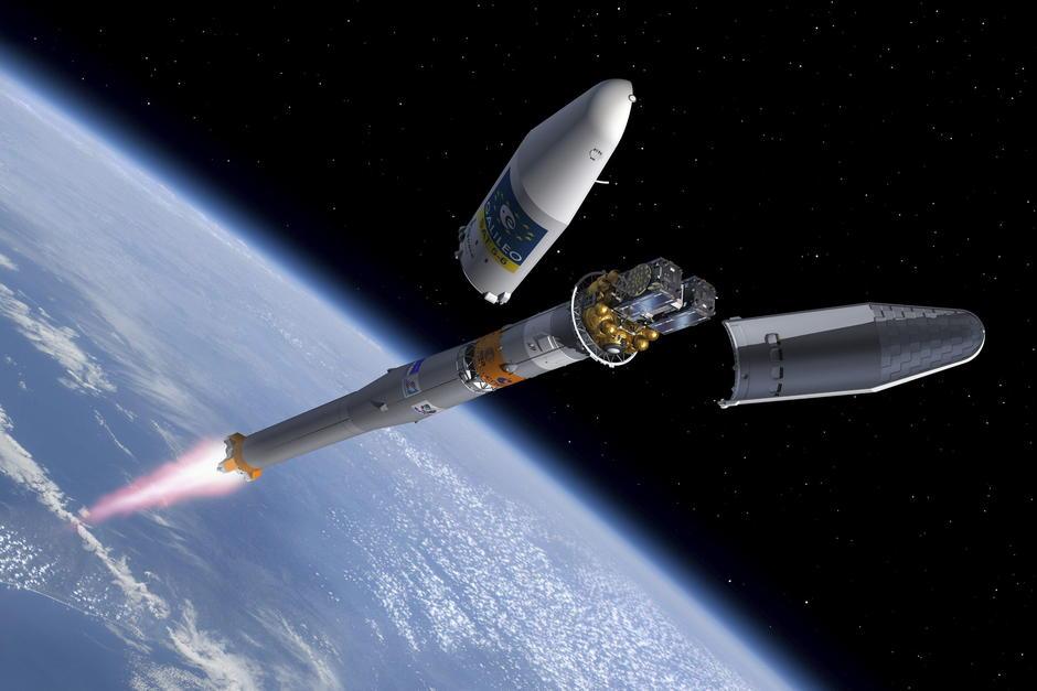 Imagen facilitada por la Agencia Espacial Europea de un satélite del programa de navegación de la Unión Europea, el cual lanzará mañana otro satélite al espacio, con lo que tendrá en total seis satélites en órbita. (Foto: EFE)