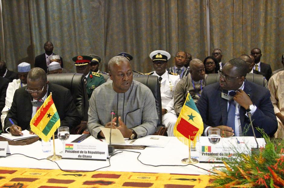 Opositores y representantes del régimen provisional en Burkina Faso acordaron el miércoles una transición política que tendría como plazo fatal noviembre de 2015, fecha en la que se celebrarán elecciones. (Foto: EFE) 