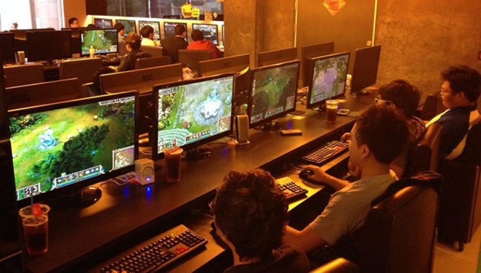 Un hombre taiwanés muere tras pasar tres días seguidos jugando en un café Internet. (Foto: Sitio alfabetajuega)