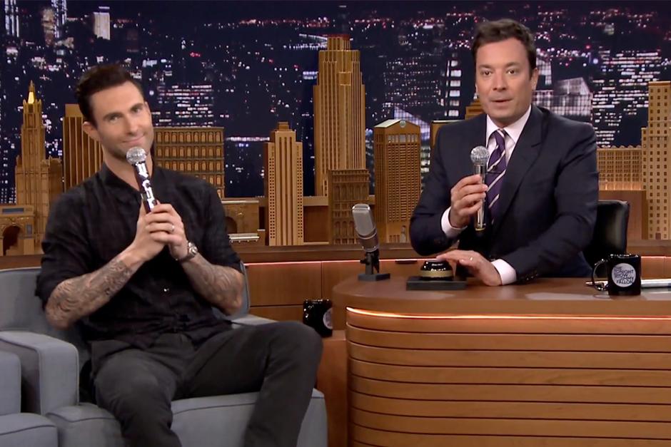  El popular cantante de Maroon 5 cumplió un reto en el programa de Jimmy Fallon.