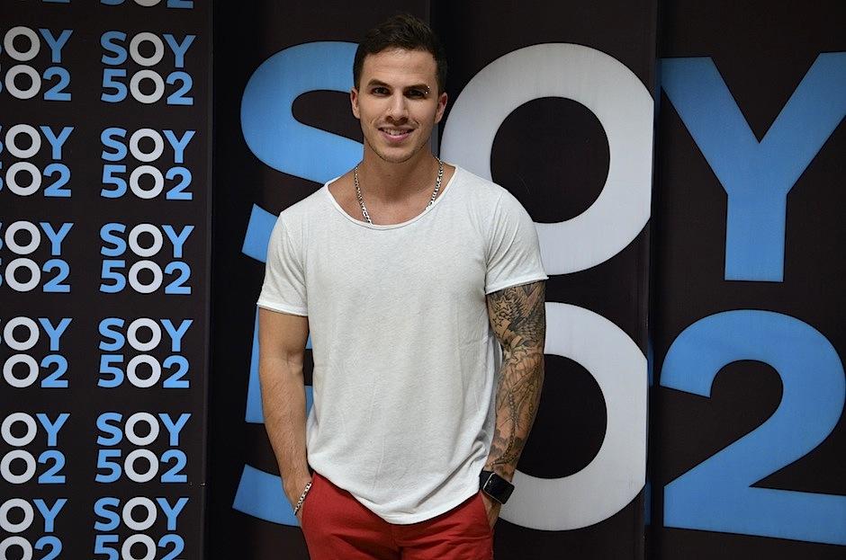 "Piloteando la nave", lo nuevo de Ale Mendoza. (Foto: Selene Mejía/Soy502)