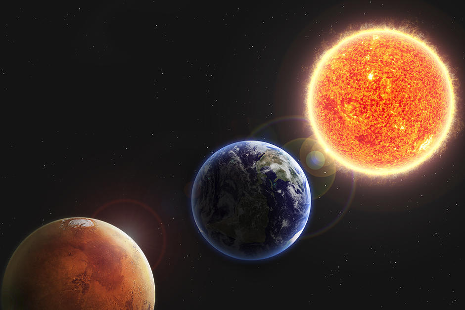 La alineación de La Tierra, Marte y el Sol ocurrirá al caer la tarde de este martes. (Arte: Javier Marroquín)