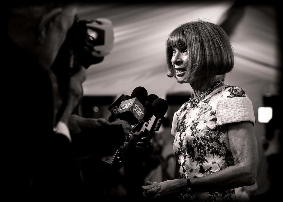 Anna Wintour es conocida por su labor en la importante revista de moda "Vogue"; Estados Unidos, también fue inspiración para la película "El diablo viste de Prada". (Foto: clickhear) 
