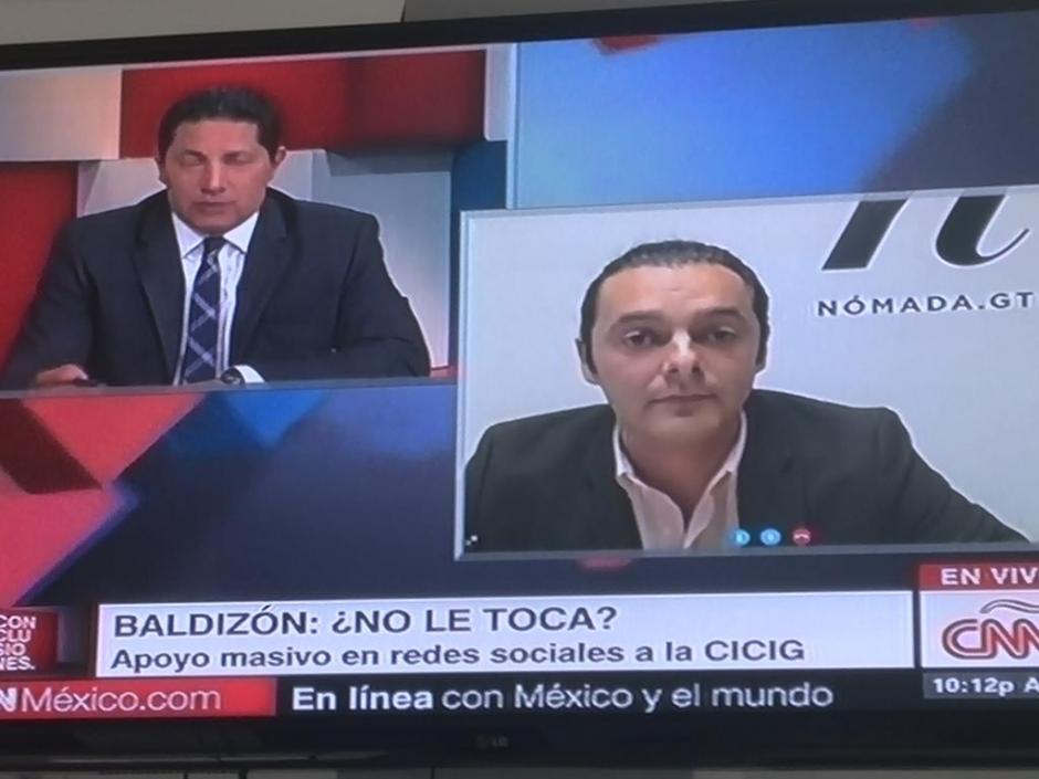 Fernando del Rincón, periodista de CNN, dio seguimiento a su entrevista con Manuel Baldizón. (Foto: Soy502) 