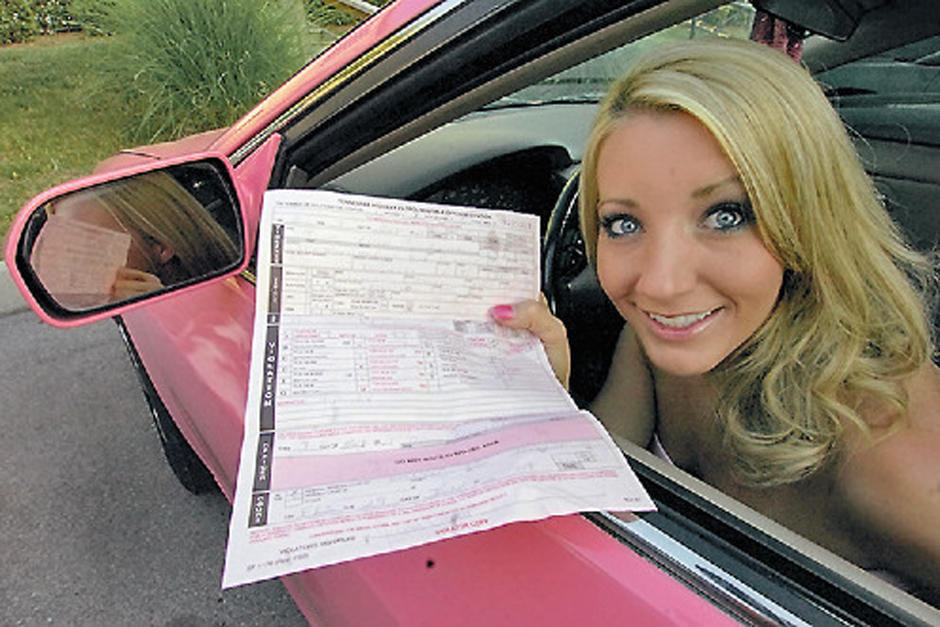 La actriz porno conocida como "Barbie Cummings" tuvo que sobornar a un policía malintencionado y luego este fue destituido de su cargo. (Foto: accrosstheboard.blogspot.com)