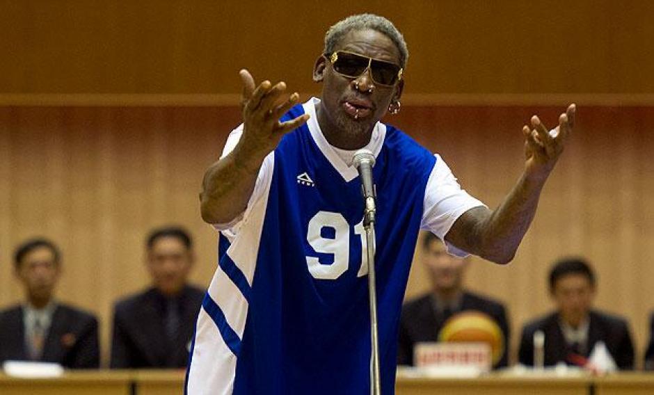 El ex estrella de la NBA, Dennis Rodman, cantó feliz cumpleaños al líder norcoreano Kim Jong Un. (AP)