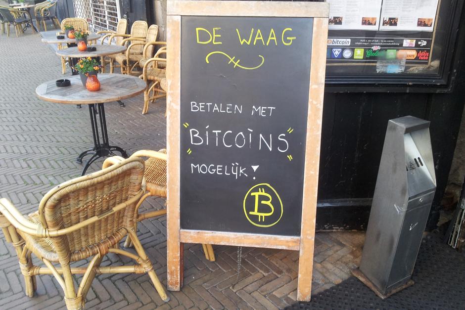 Cada día son más los comercios que comienzan a aceptar la Bitcoin como medio de pago. En Argentina, hoteles y restaurantes ya la usan. (Archivo)
