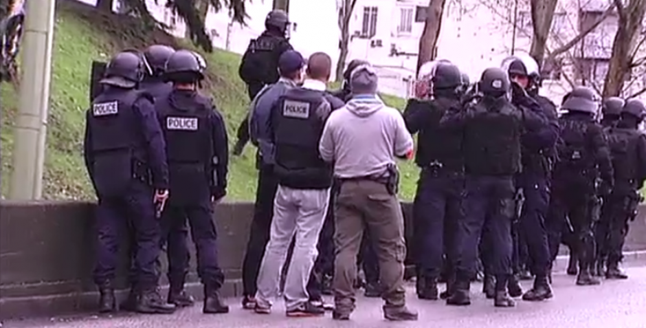 El sospechoso está atrincherado en una tienda de ultramarinos judía al este de París. (Foto: Twitter)