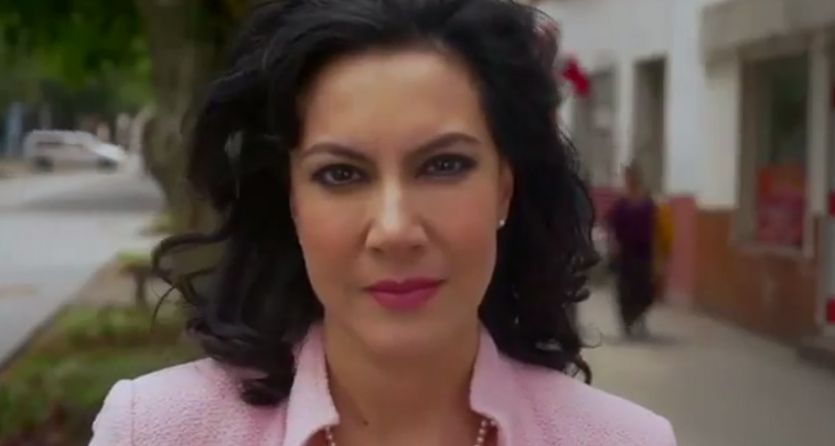 Los protagonistas del nuevo video de Zury Ríos son los ciudadanos que descalifican a los representantes de la política del país. (Foto: YouTube)