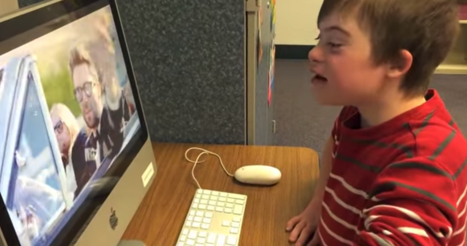 Christopher Warner tiene 10 años y todos los días escucha las canciones de Maroon 5 como terapia. (Foto: YouTube)