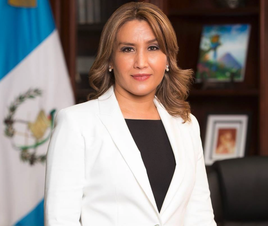 La esposa del Presidente actualiza su imagen de Facebook después de un mes de inactividad. (Foto: Facebook)