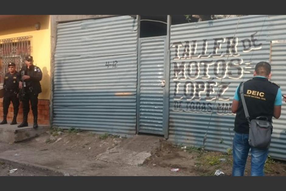 Las autoridades realizan 16 allanamientos en varias colonias de Amatitlán, en busca de evidencia y vehículos robados. (Foto: @PNCdeGuatemala)